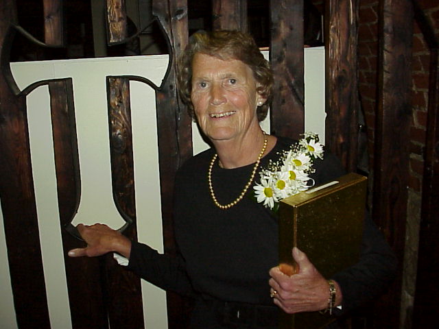 Ann Favret December 1999 - mom99.jpg - 52880 Bytes